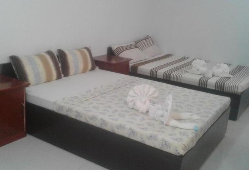 בית מלון כפרי Chelle S Apartelle  Inn