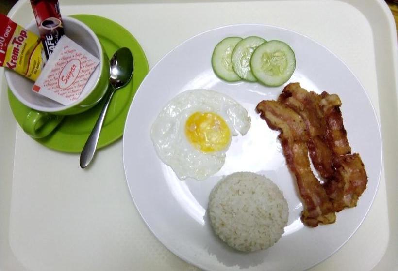 בית מלון כפרי Chelle S Apartelle  Inn