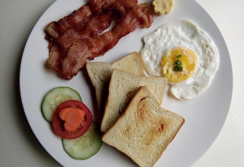 בית מלון כפרי Chelle S Apartelle  Inn