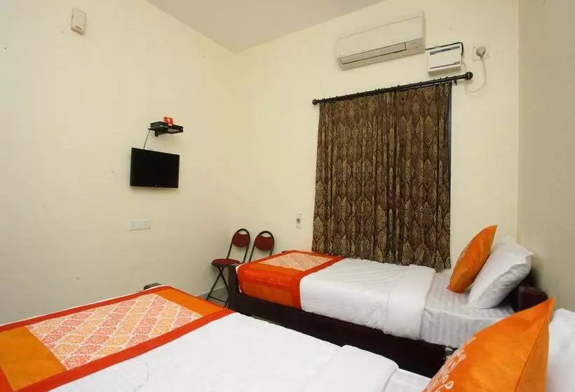 Hotelli Oyo 10465 Koyambedu Chennai