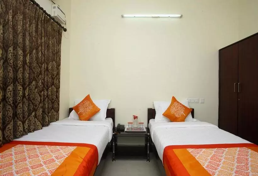 Hotelli Oyo 10465 Koyambedu Chennai
