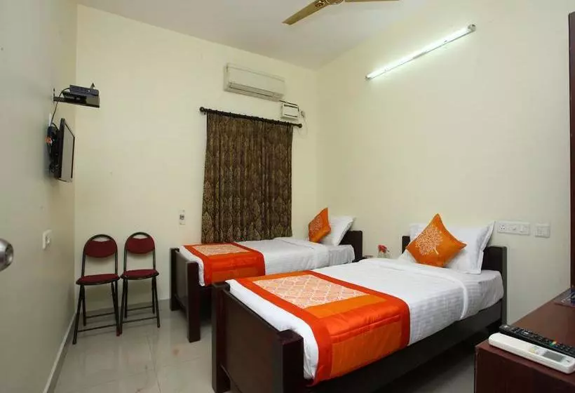 Hotelli Oyo 10465 Koyambedu Chennai