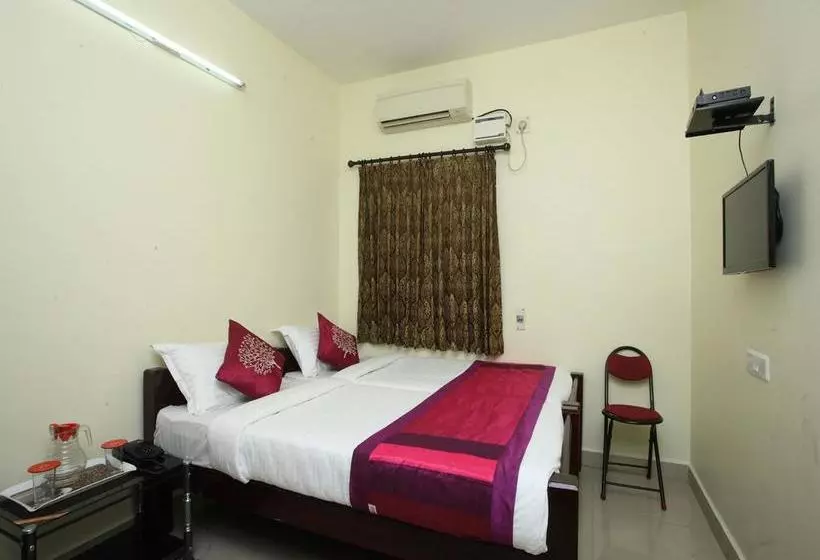 Hotelli Oyo 10465 Koyambedu Chennai