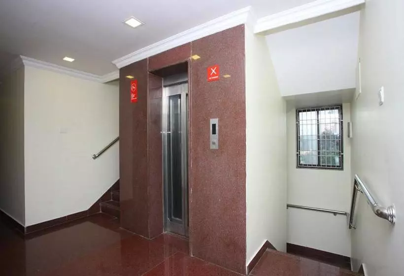 Hotelli Oyo 10465 Koyambedu Chennai