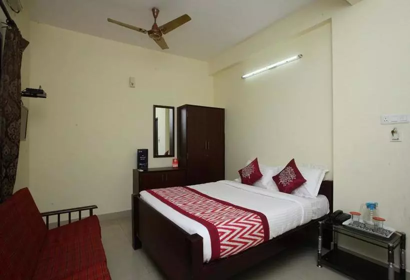 Hotelli Oyo 10465 Koyambedu Chennai