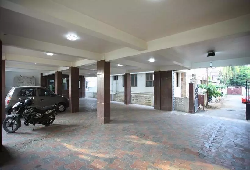 Hotelli Oyo 10465 Koyambedu Chennai