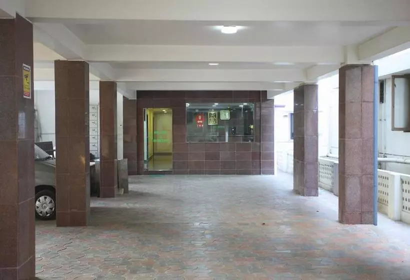 Hotelli Oyo 10465 Koyambedu Chennai