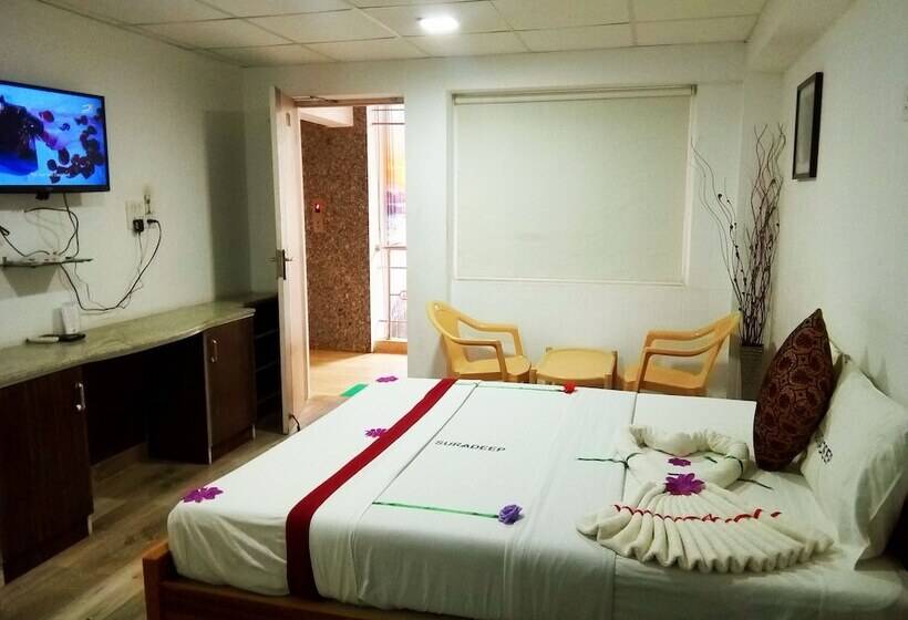 فندق Suradeep Residency