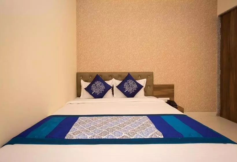 Oyo 10939 Hotel Sangam