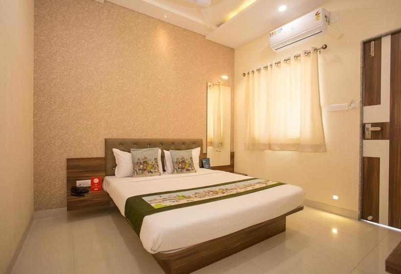 Oyo 10939 Hotel Sangam