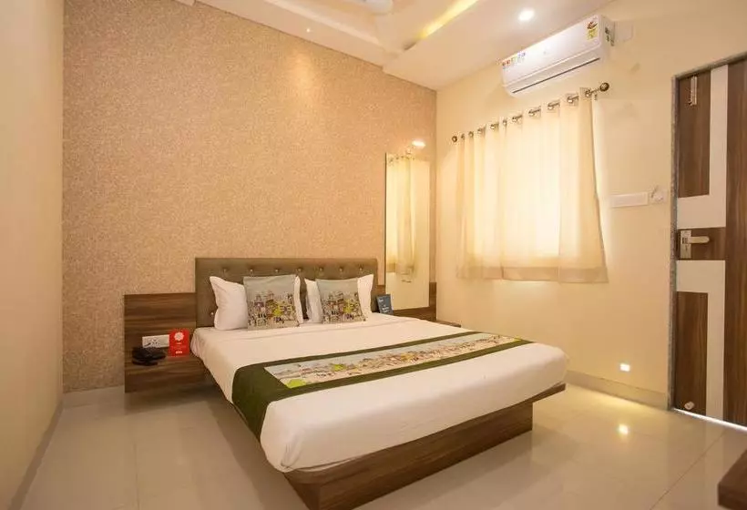 Oyo 10939 Hotel Sangam