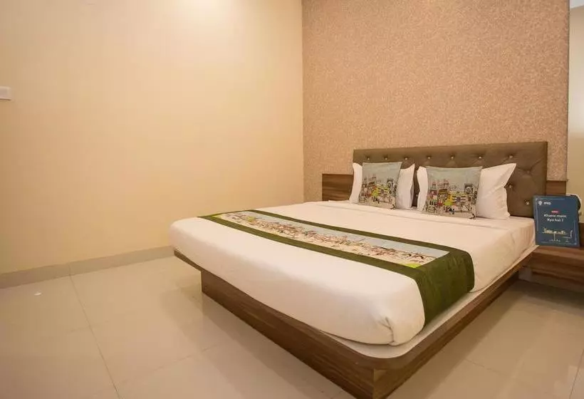 Oyo 10939 Hotel Sangam
