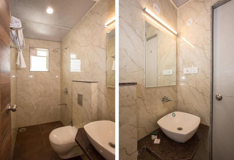 Oyo 10939 Hotel Sangam