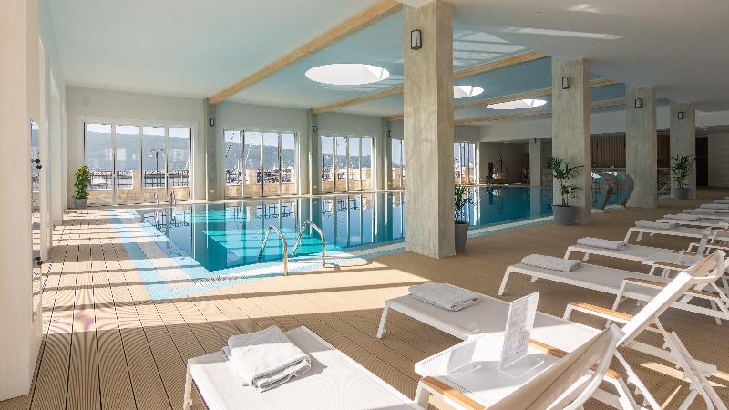 استراحتگاه Lazure Hotel & Marina