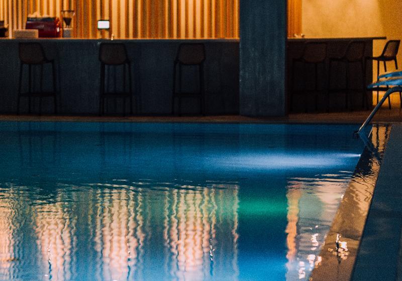 استراحتگاه Lazure Hotel & Marina