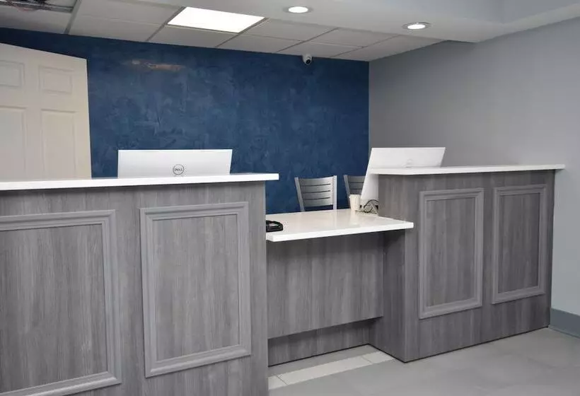 Hotelli Baymont By Wyndham Batavia - Darien Lake