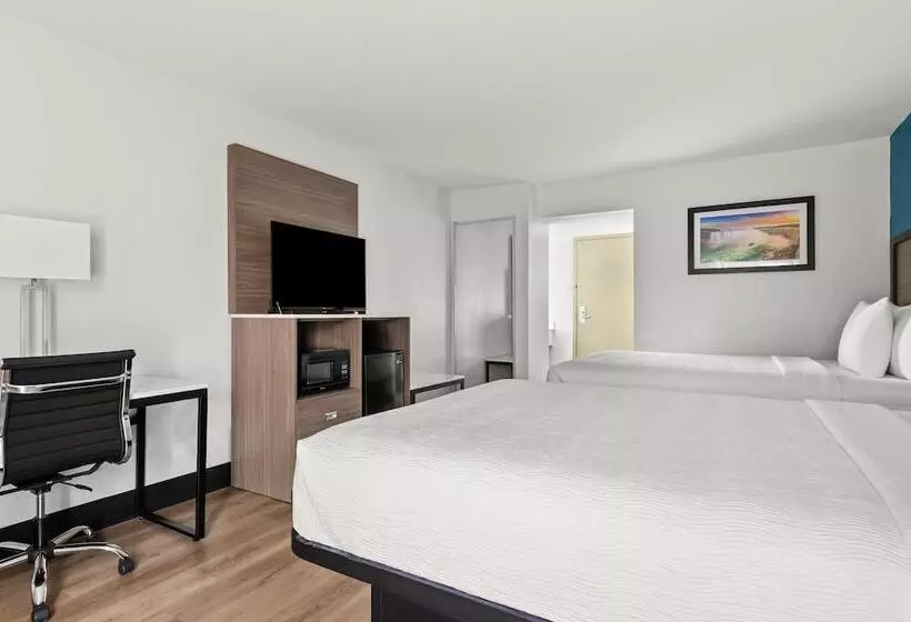 Hotelli Baymont By Wyndham Batavia - Darien Lake