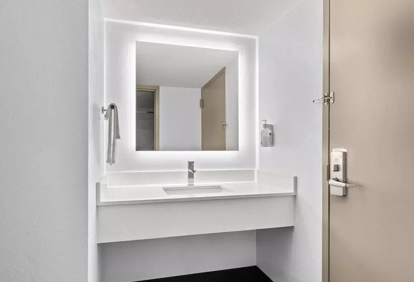 Hotelli Baymont By Wyndham Batavia - Darien Lake