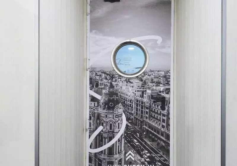 هتل Gran Via Suites