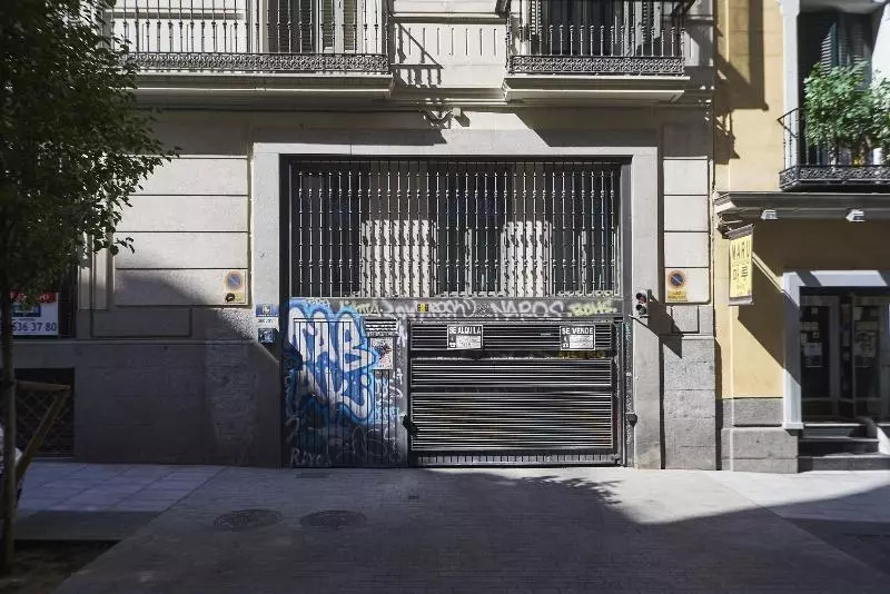 هتل Gran Via Suites