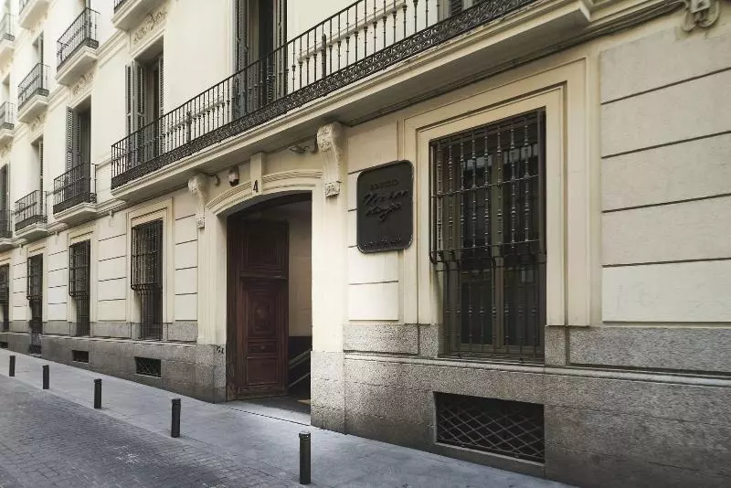 هتل Gran Via Suites