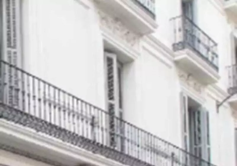 هتل Gran Via Suites