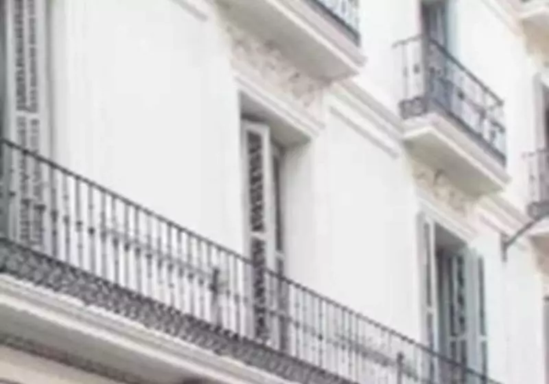 هتل Gran Via Suites