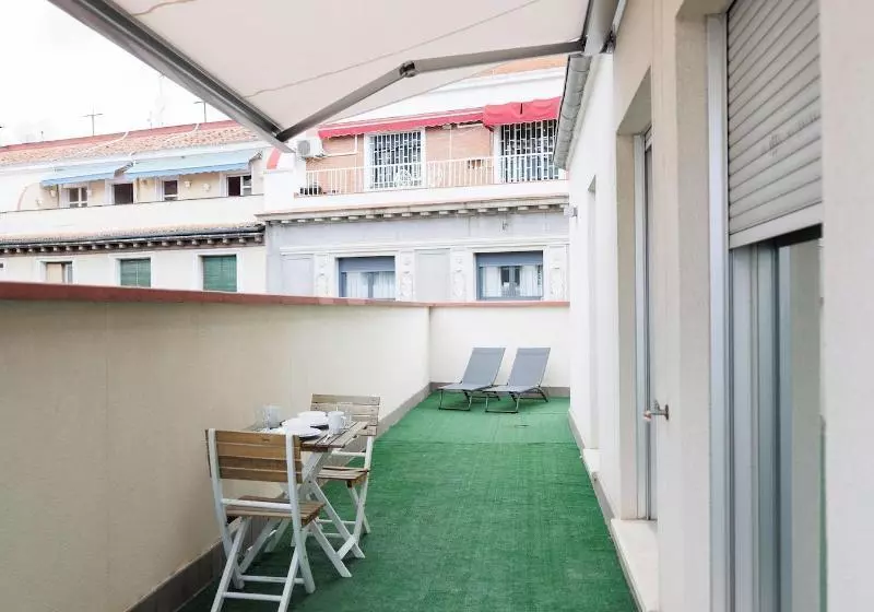 هتل Gran Via Suites