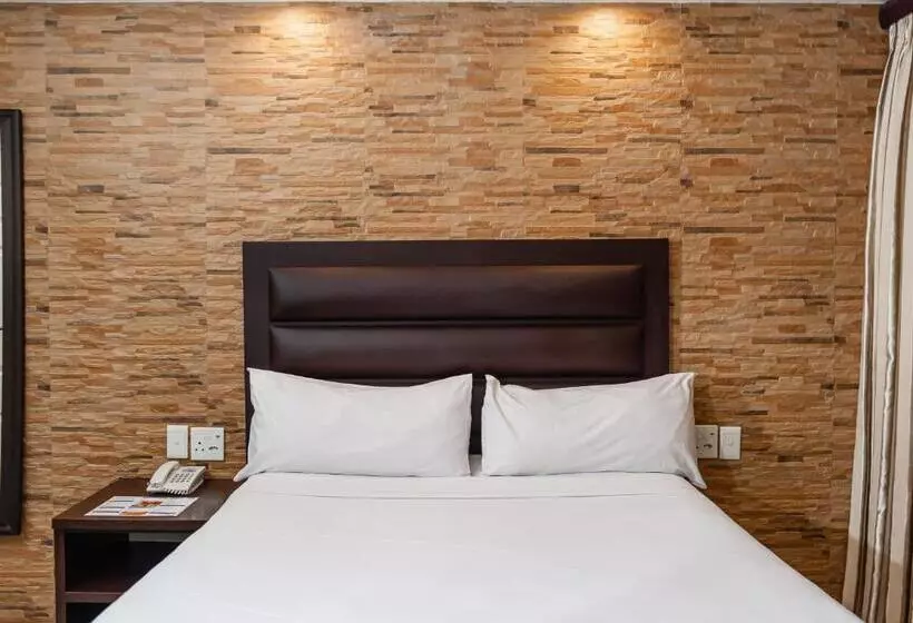 Bayside Hotel & Self Catering 110 West Street