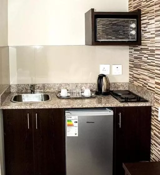 Bayside Hotel & Self Catering 110 West Street