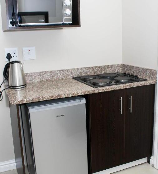 Bayside Hotel & Self Catering 110 West Street