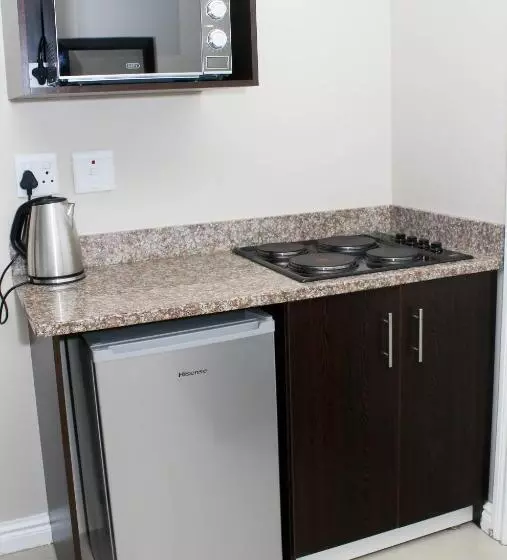 Bayside Hotel & Self Catering 110 West Street