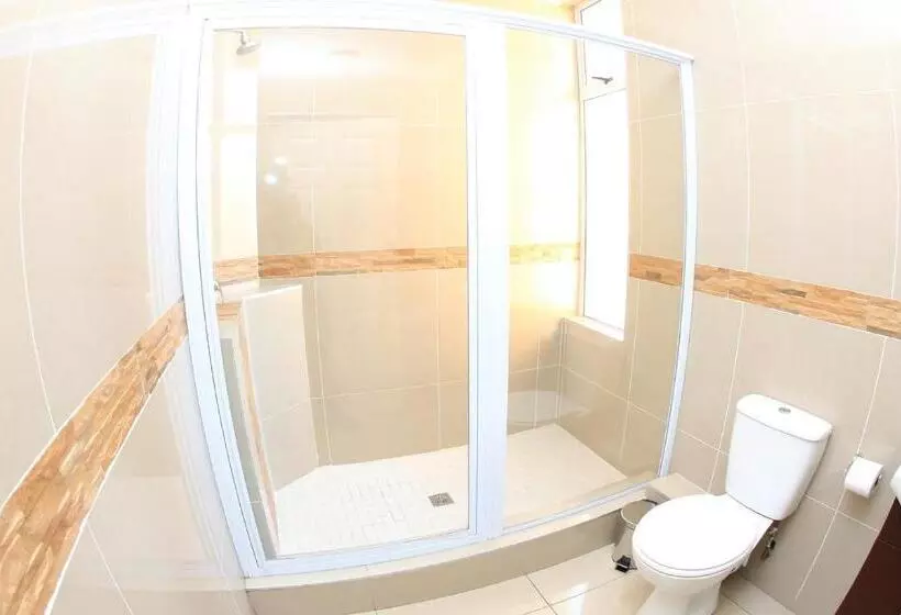 Bayside Hotel & Self Catering 110 West Street