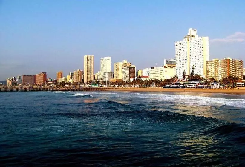 Bayside Hotel & Self Catering 110 West Street