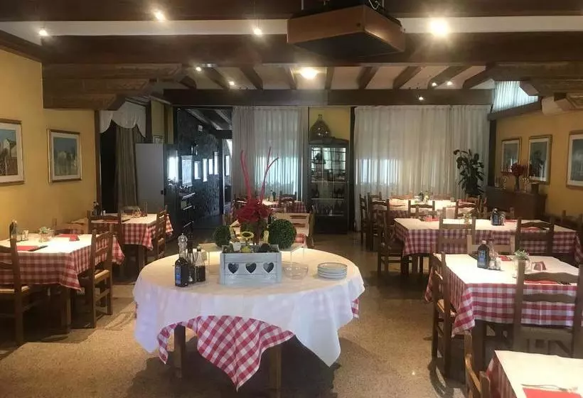 هتل Chalet Clara
