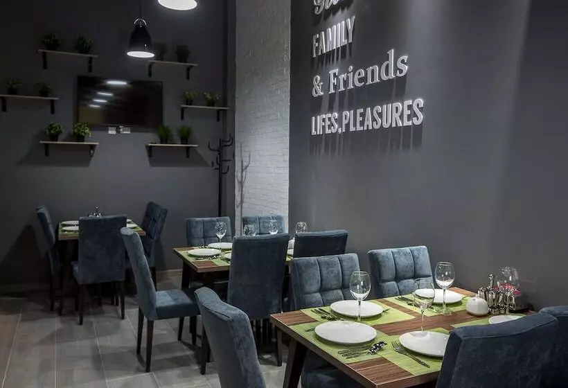 هتل Maxx Inn