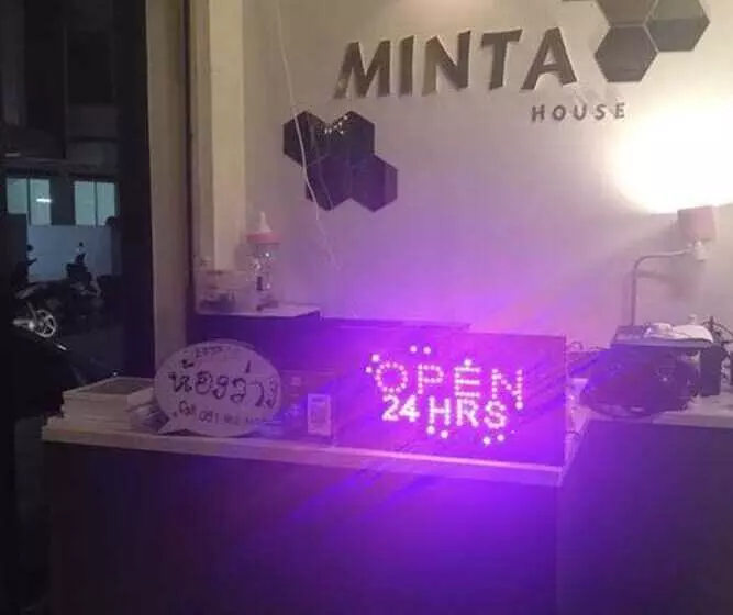 هتل Minta House