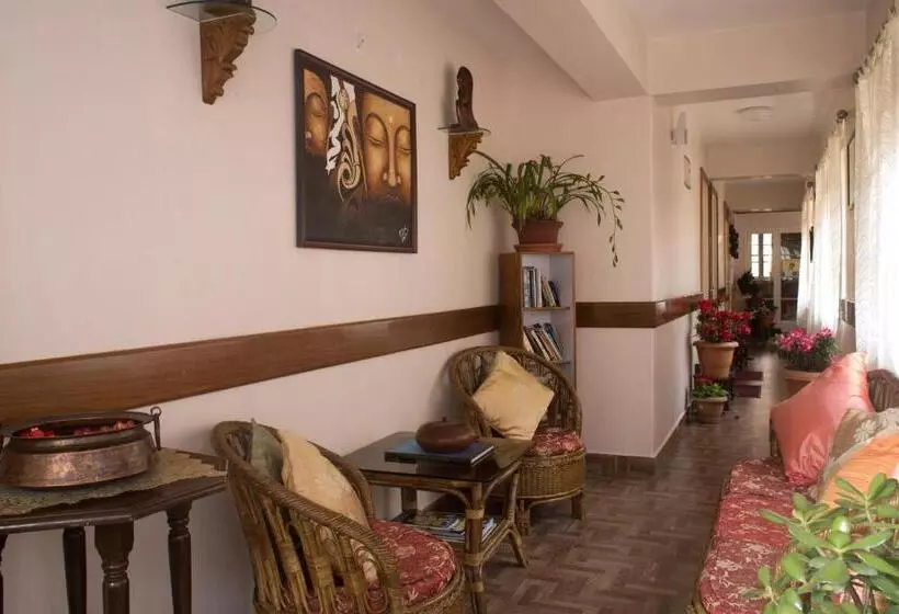 ベッドアンドブレックファースト Little Singamari Home Stay