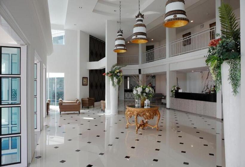 Отель Chada@nakhon