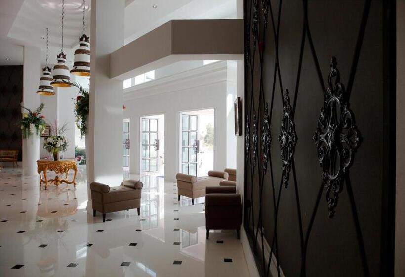 Отель Chada@nakhon