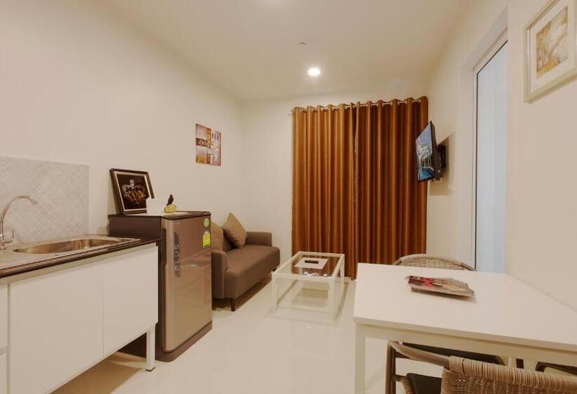 Отель Chada@nakhon