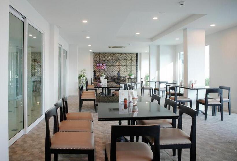 Отель Chada@nakhon