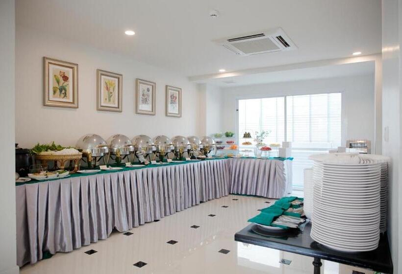 Отель Chada@nakhon