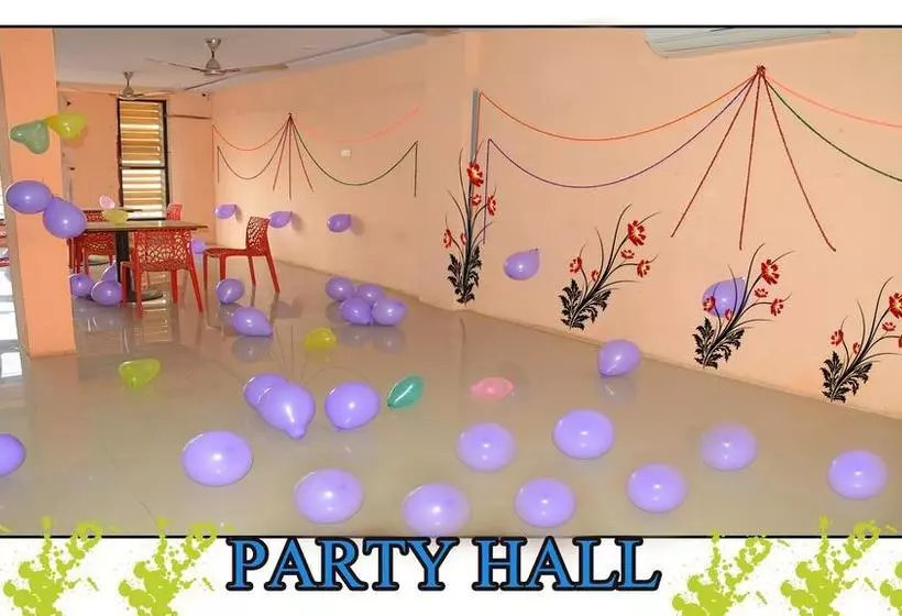 ホテル City Pearl Akola