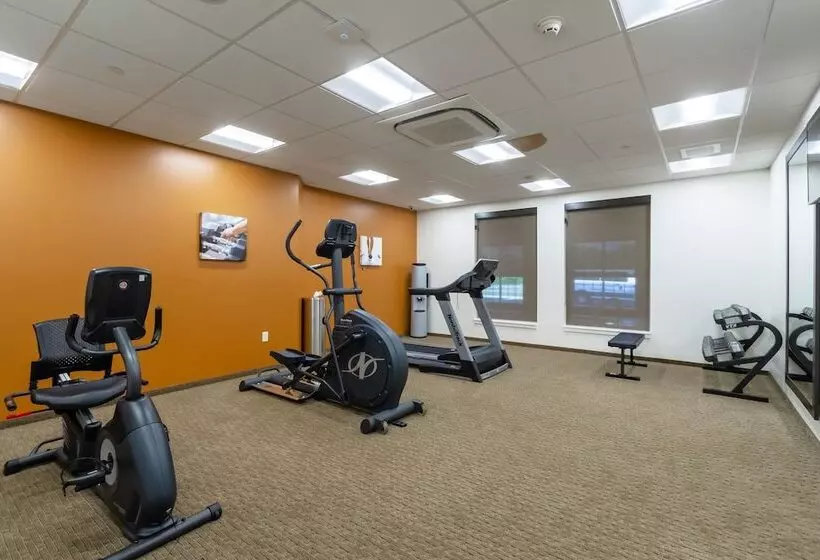 Hotelli Comfort Inn & Suites – Harrisburg Airport – Hershey South