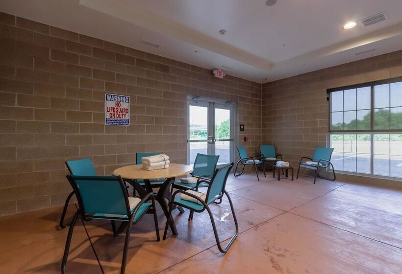 فندق Comfort Inn & Suites – Harrisburg Airport – Hershey South