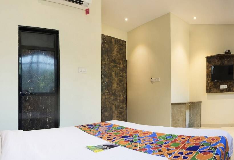 בית מלון כפרי Fabexpress Embassy Grand Nr Bkc