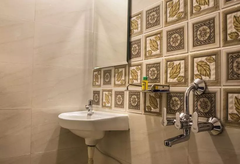 ホテル Fabexpress Embassy Grand   Nr Bkc