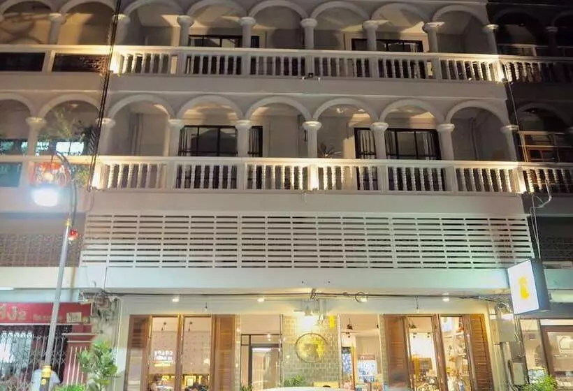 Hotelli Karnvela Phuket