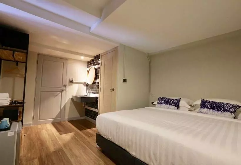 Hotelli Karnvela Phuket